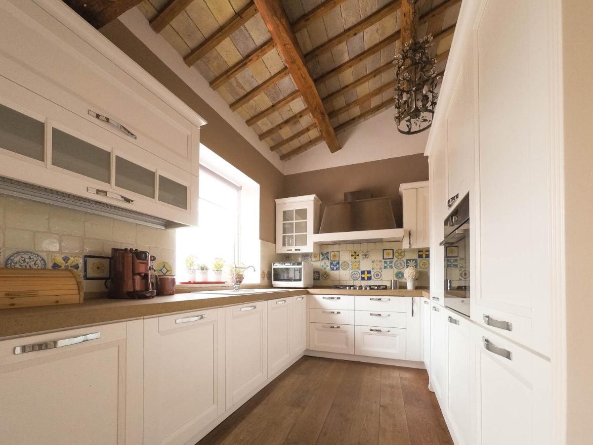 Bed and Breakfast Il Bianconiglio R&B Carraie Екстер'єр фото