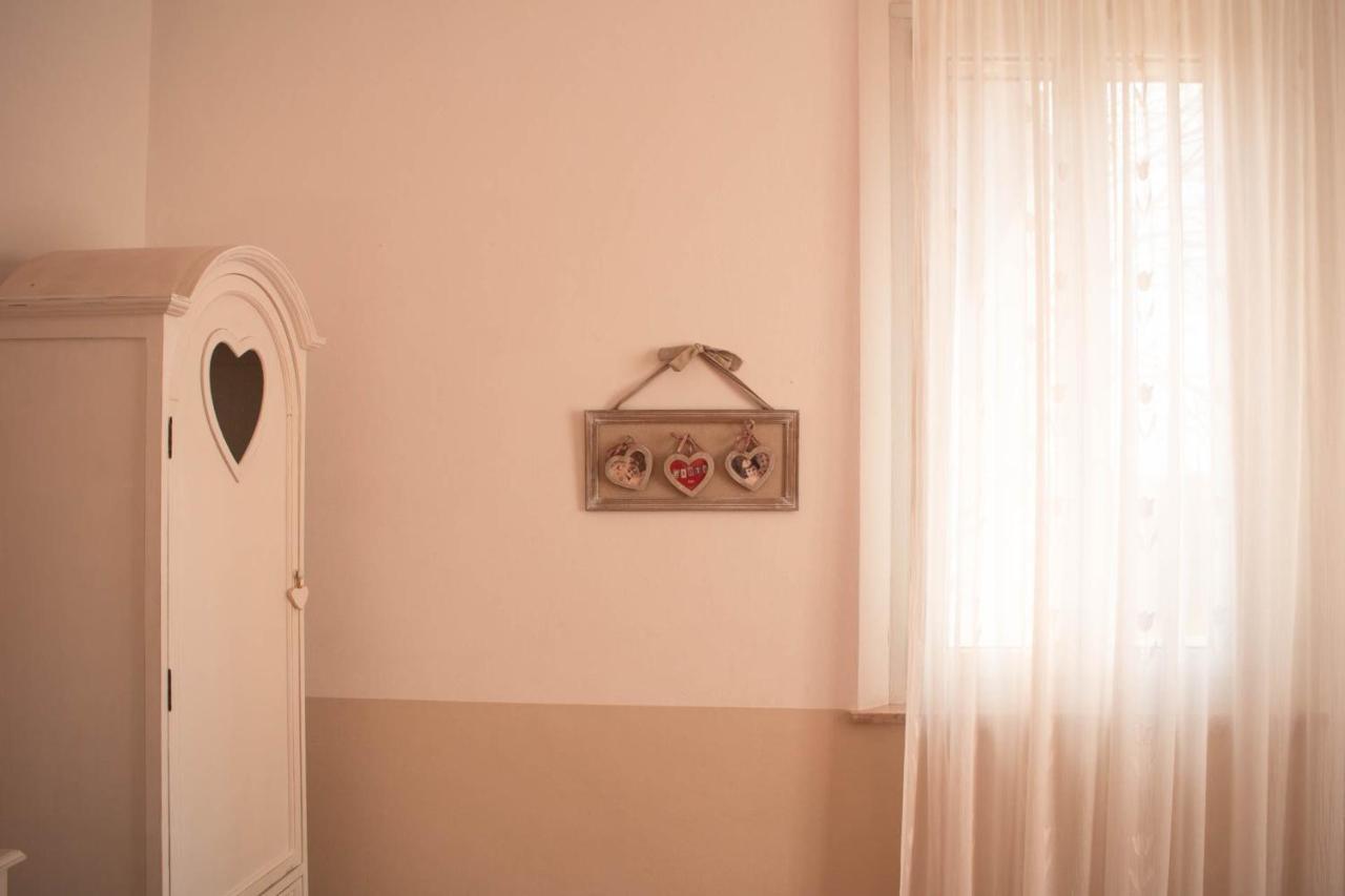 Bed and Breakfast Il Bianconiglio R&B Carraie Екстер'єр фото