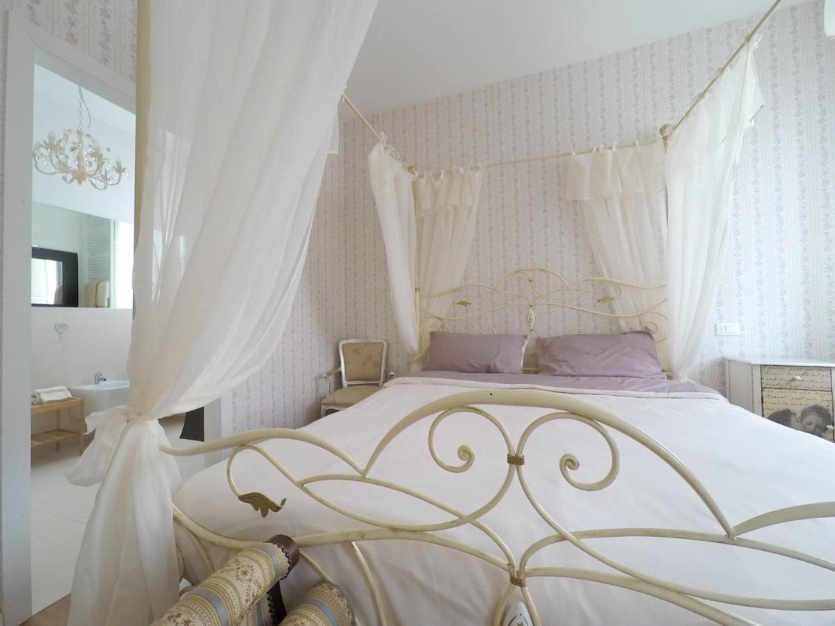 Bed and Breakfast Il Bianconiglio R&B Carraie Екстер'єр фото
